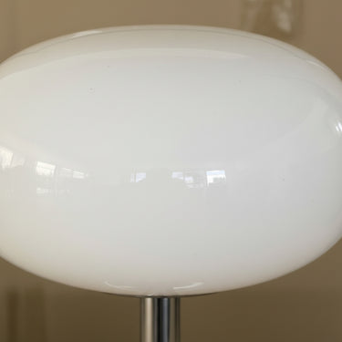 Milk Glass Egg Table Lamp - Image 5
