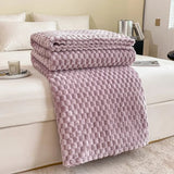 Samtwolke Cozy Velvet Blanket With Ultra-Soft Checkered Pattern - Image 4